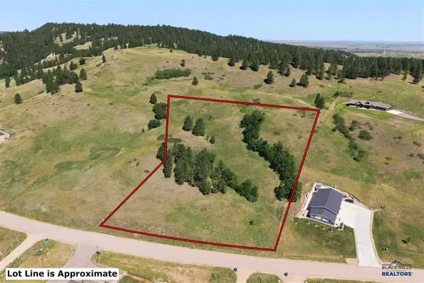3713 Twisted Oak Rd, Sturgis, SD 57785