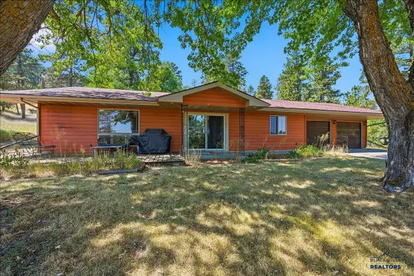 3221 Pine Tree Trl, Sturgis, SD 57785