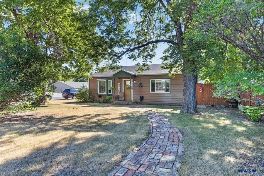 818 Roubaix Dr, Rapid City, SD 57702 - #2
