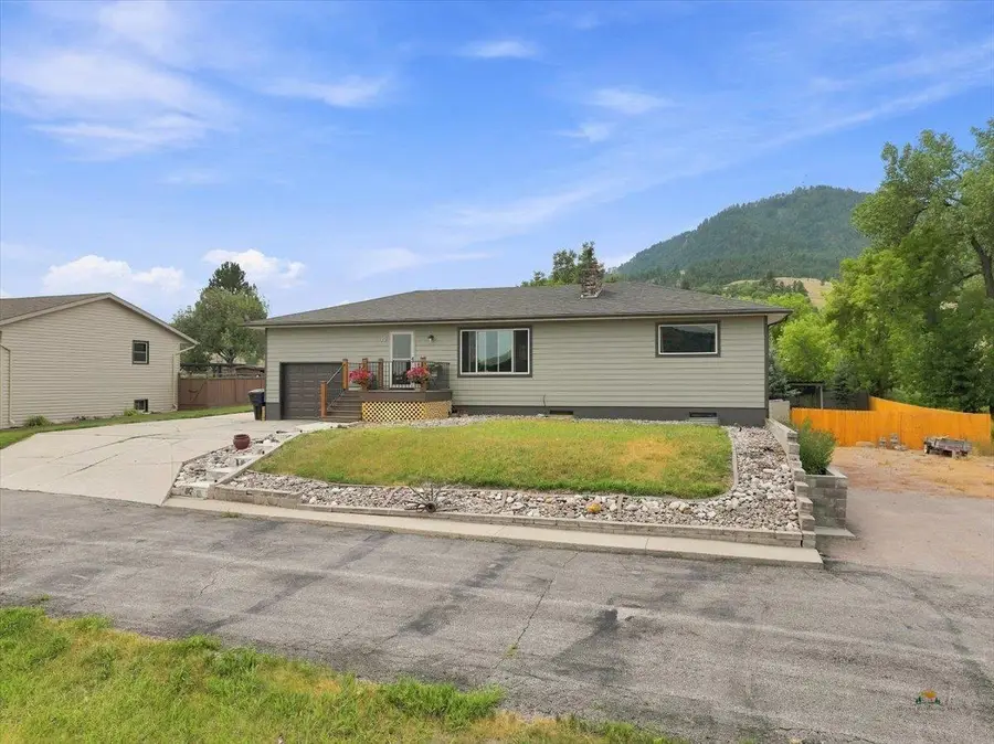 420 E Alden St, Sundance, WY 82729 - #2