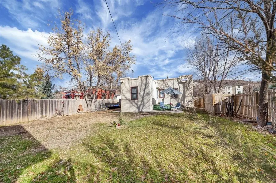 1106 S 6th St, Hot Springs, SD 57747 - #2