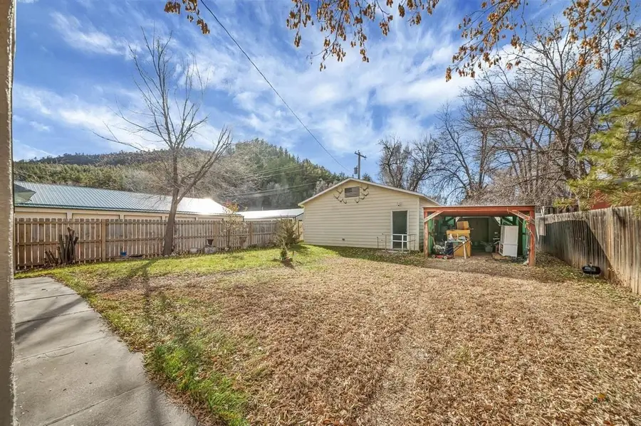1106 S 6th St, Hot Springs, SD 57747 - #3