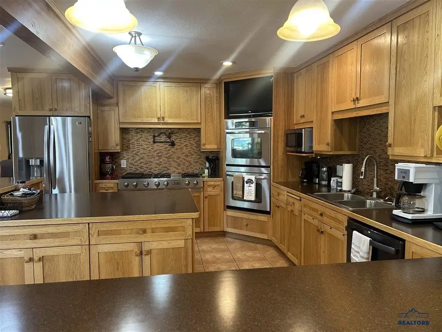 605 W 1st Ave, Bison, SD 57620 - #3