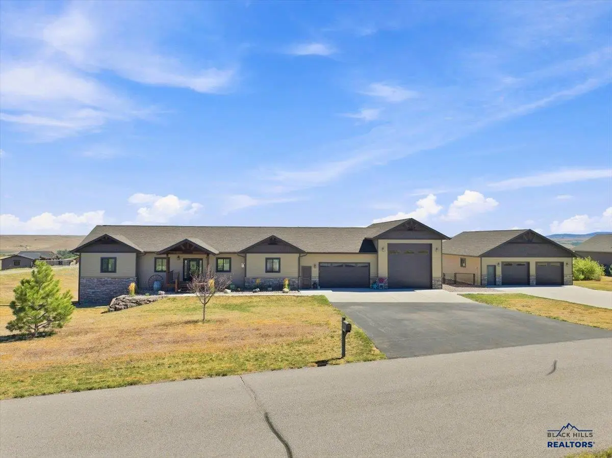 19242 Iron Horse Ct, Belle Fourche, SD 57717 - #1