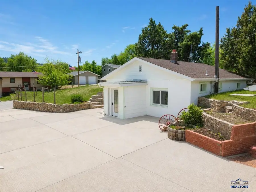 1020 Evanston Avenue, Hot Springs, SD 57747 - #3