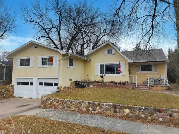 1938 Washington Avenue, Hot Springs, SD 57747