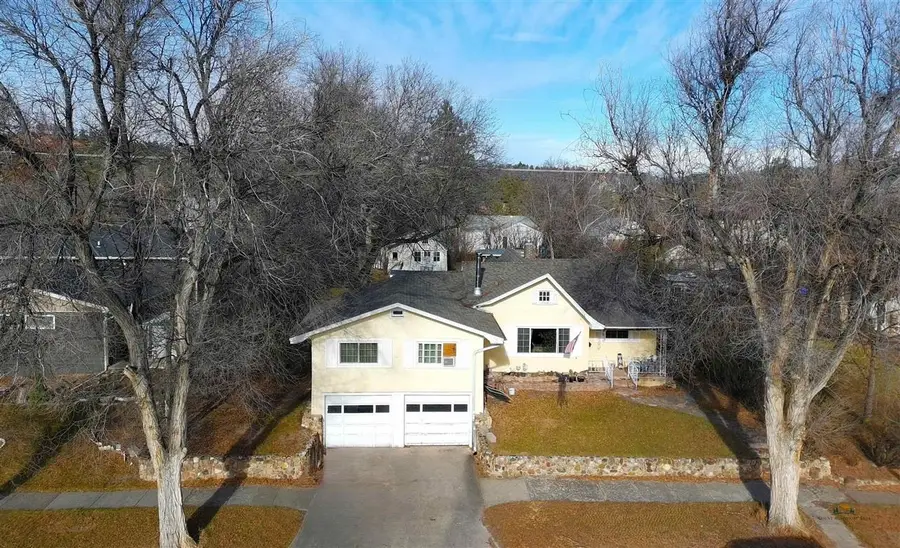 1938 Washington Ave, Hot Springs, SD 57747 - #2