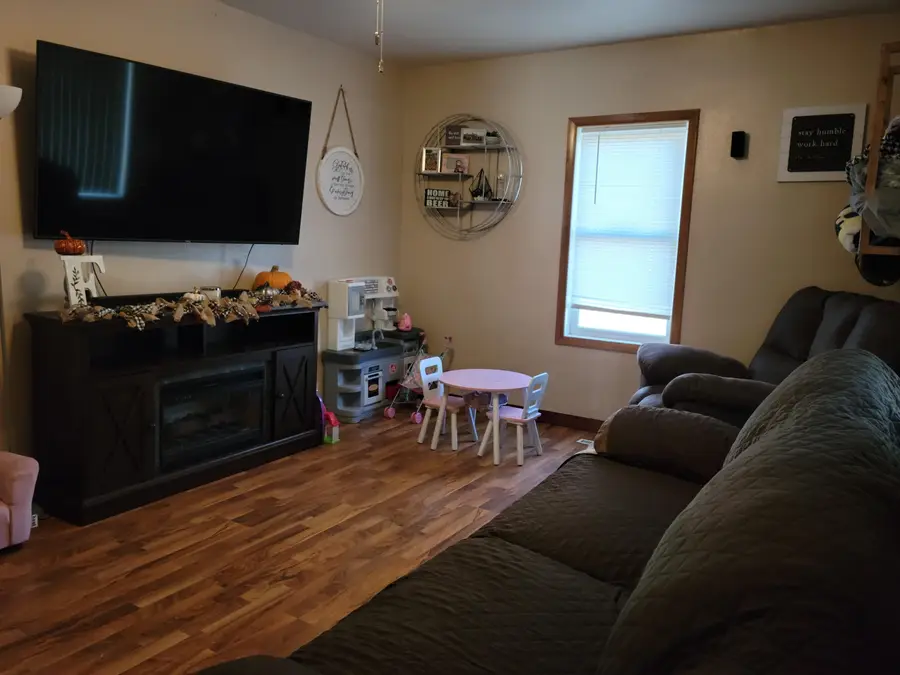 1008 Maple, Tyndall, SD 57066 - Image #2