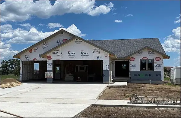 1906 West St., Yankton, SD 57078