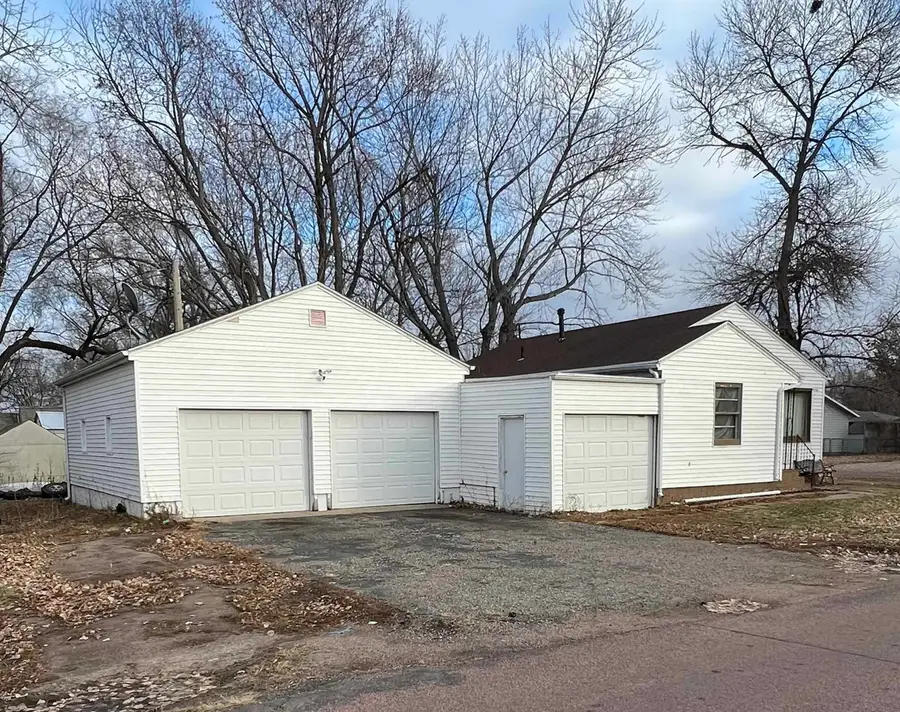 1400 Ash, Yankton, SD 57078 - Image #3