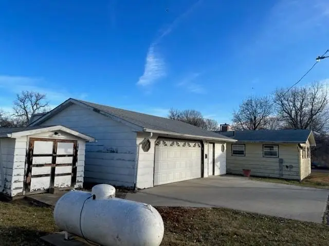 1007 Chestnut St., Springfield, SD 57062 - Image #3