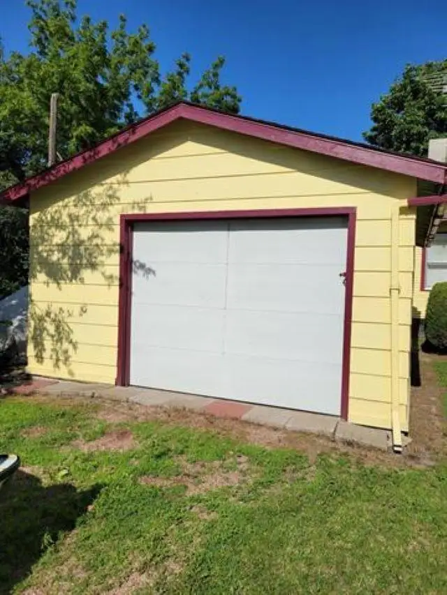 Address Withheld By Seller, Tyndall, SD 57066 - Image #2