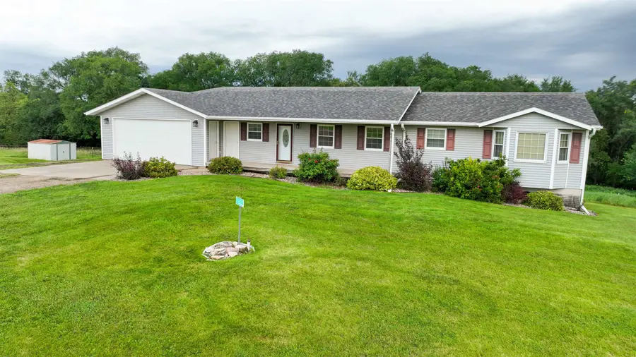 105 Buds Ave, Yankton, SD 57078 - Image #2