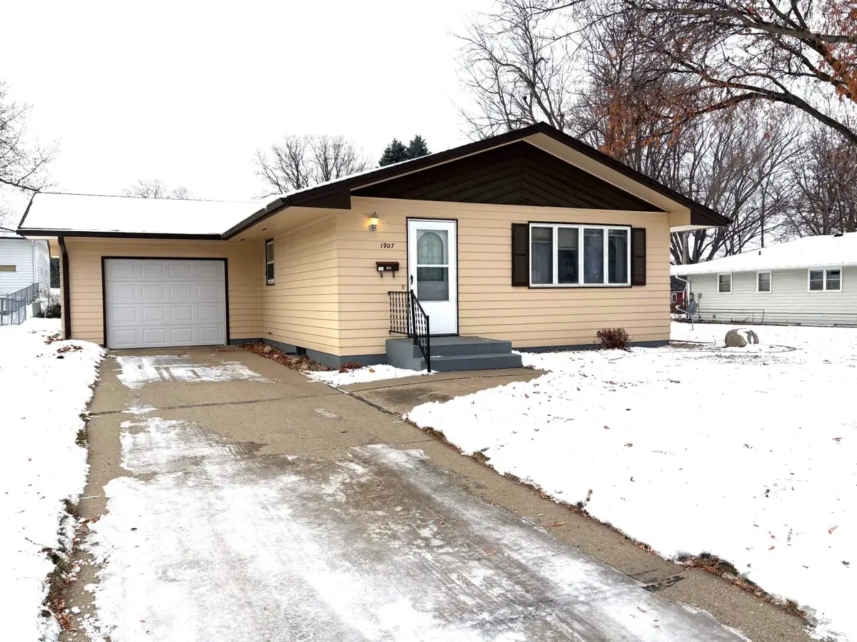 Address Withheld By Seller, Yankton, SD 57078 - Image #1