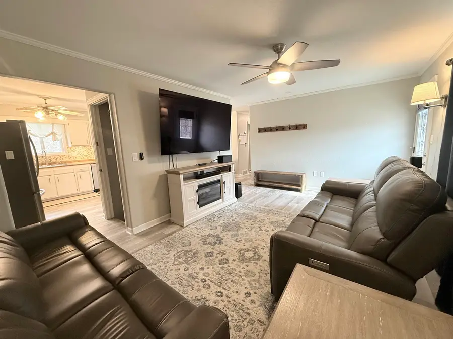 1506 Oakwood Dr, Yankton, SD 57078 - #3