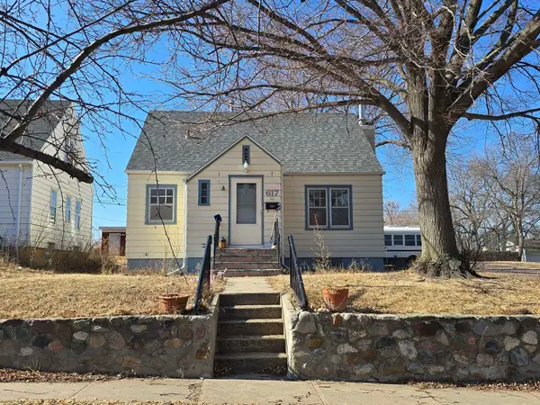 617 Maple Street, Yankton, SD 57078