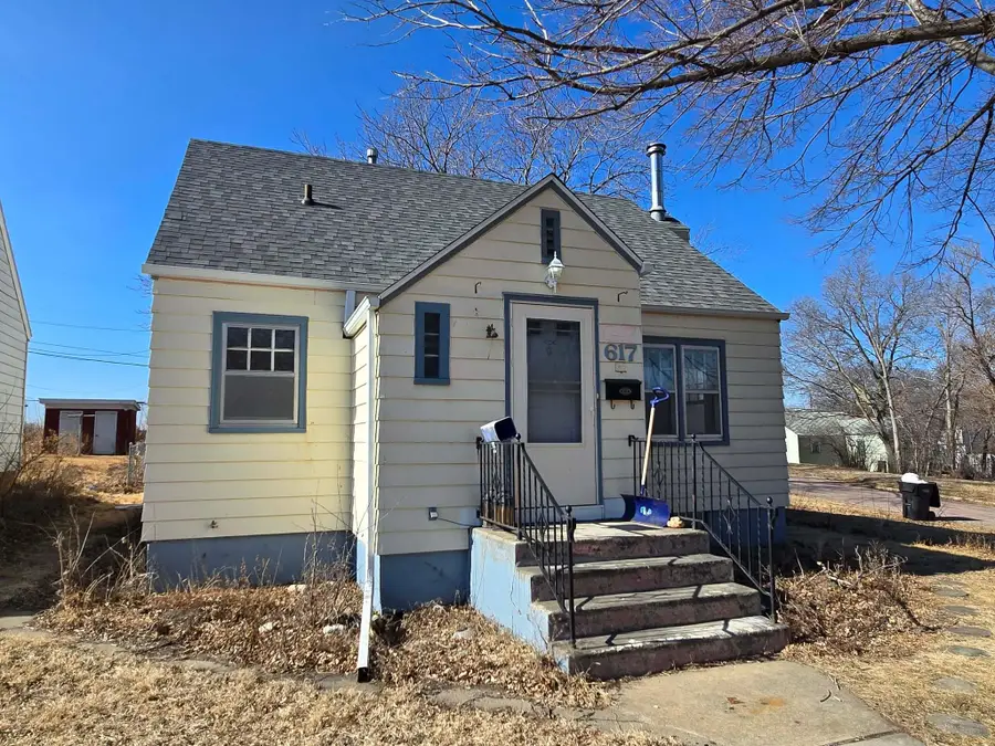 617 Maple Street, Yankton, SD 57078 - #2