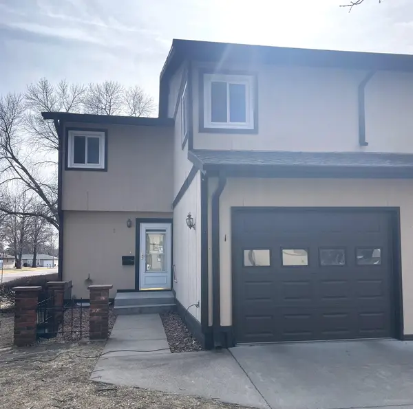 1403 Oakwood Dr. #1, Yankton, SD 57078