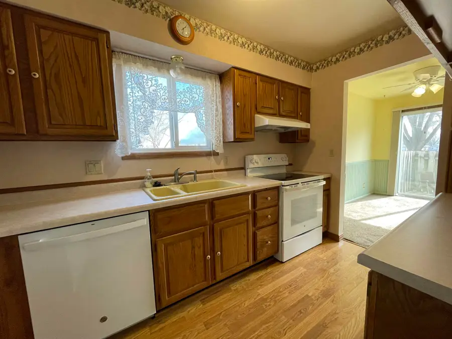 1403 Oakwood Dr. #1, Yankton, SD 57078 - #3