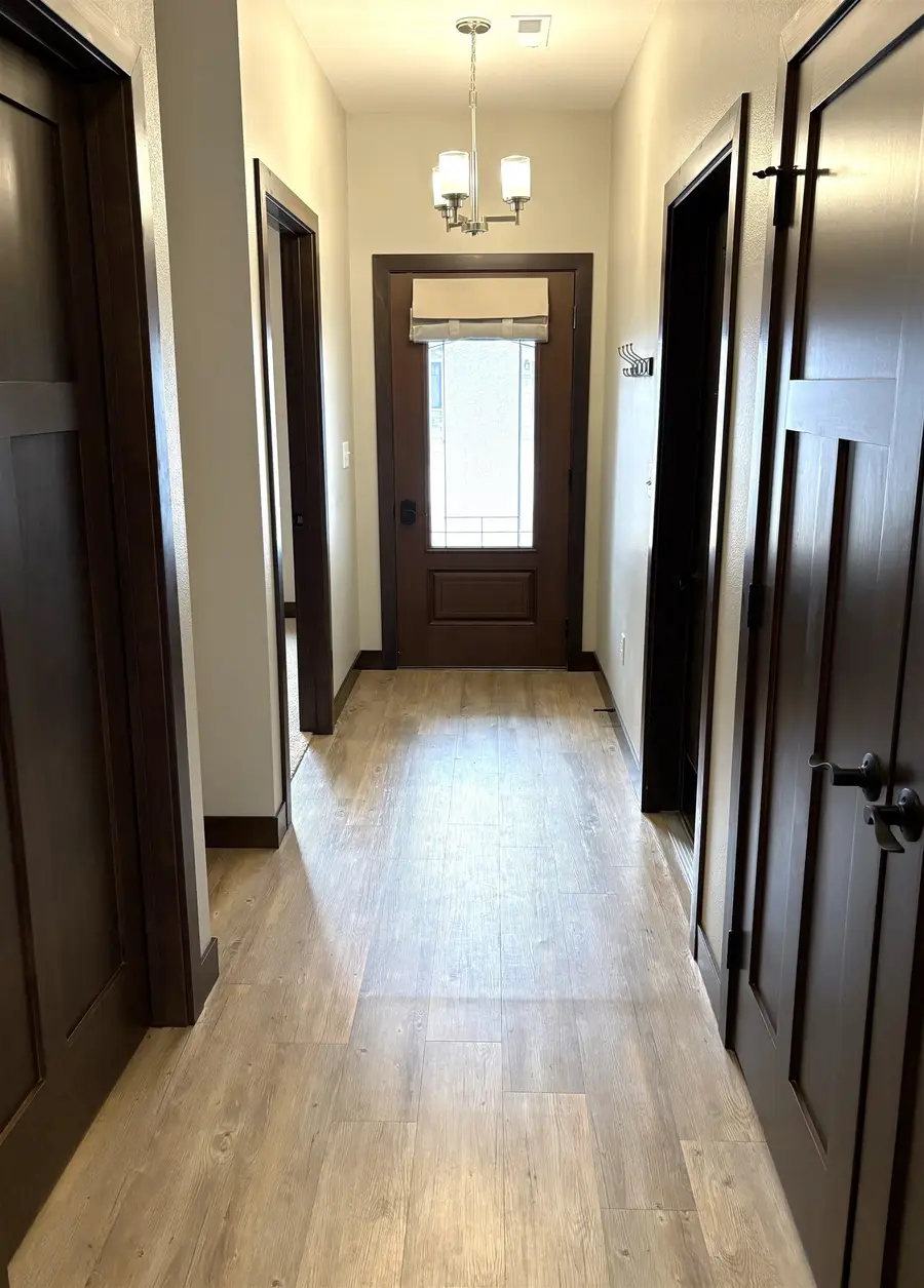 1105 W 10th St #6, Yankton, SD 57078 - #2