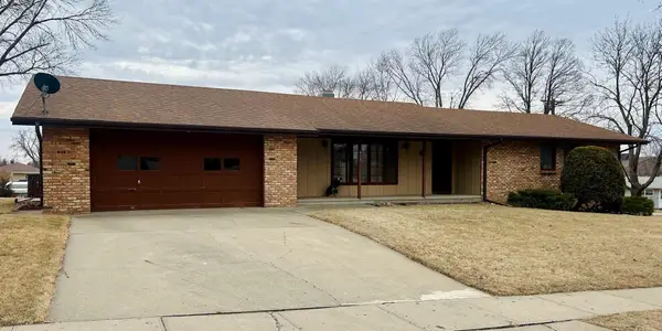 913 W 13th St, Yankton, SD 57078