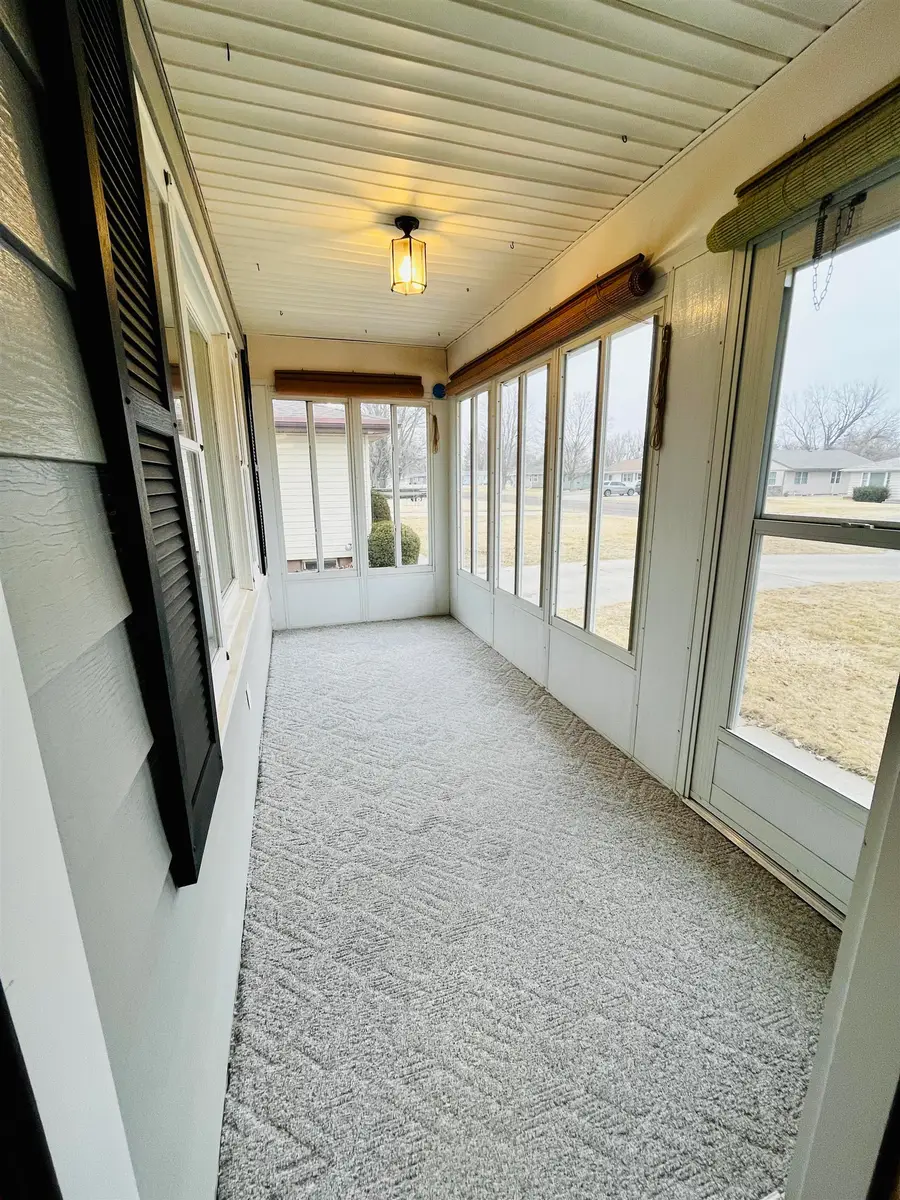 1505 Cedar St, Yankton, SD 57078 - #2