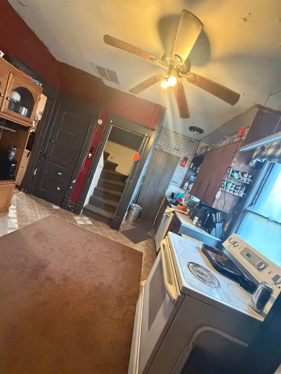 500 Armstrong St, Gayville, SD 57031 - #2