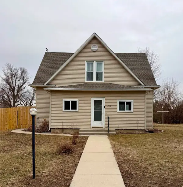 708 E Grant St, Wausa, NE 68786