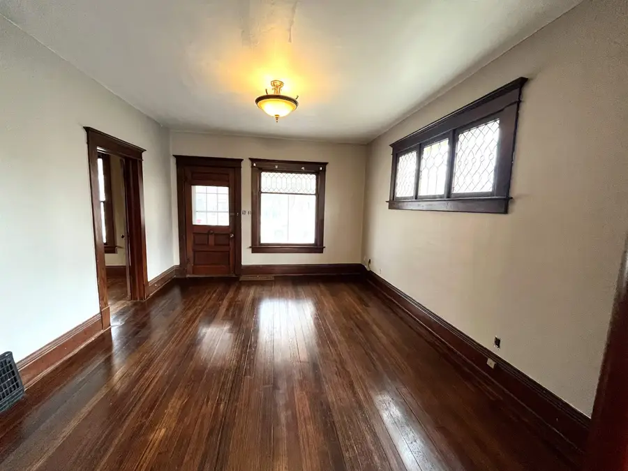 613 Locust Street, Yankton, SD 57078 - #3