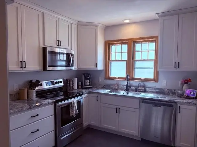 207 Locust St., Yankton, SD 57078 - #2