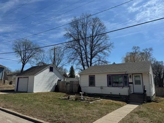 115 W 10th St., Yankton, SD 57078 - #1