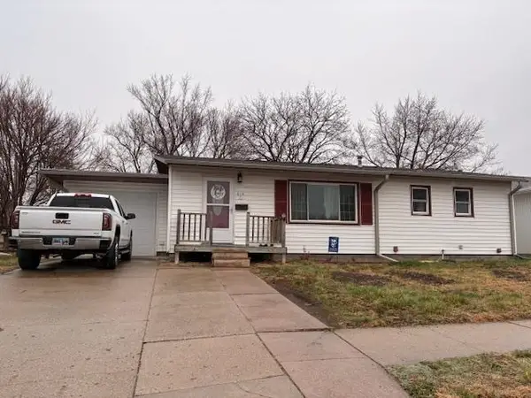 614 E 15th, Yankton, SD 57078