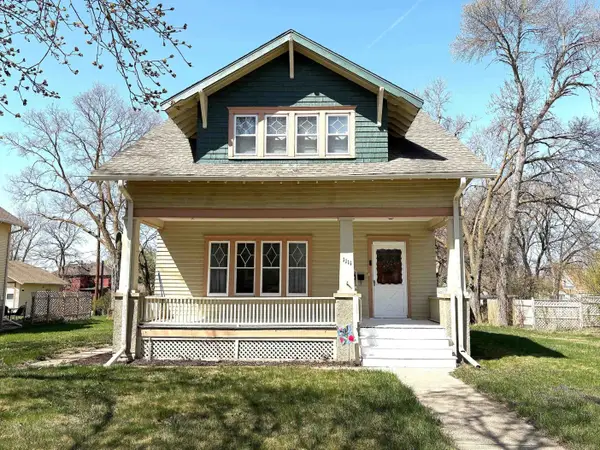 1111 Douglas Ave., Yankton, SD 57078