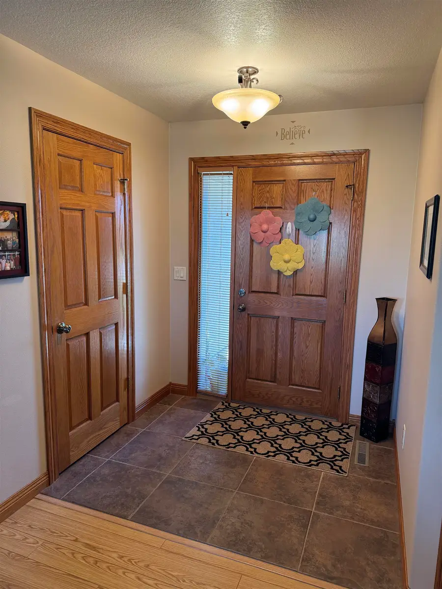 402 Ruth, Yankton, SD 57078 - #3