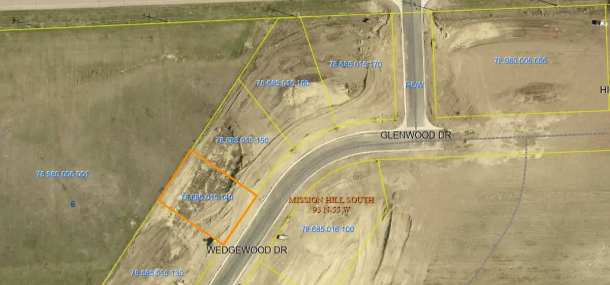 3003 Wedgewood Dr, Yankton, SD 57078 - #1