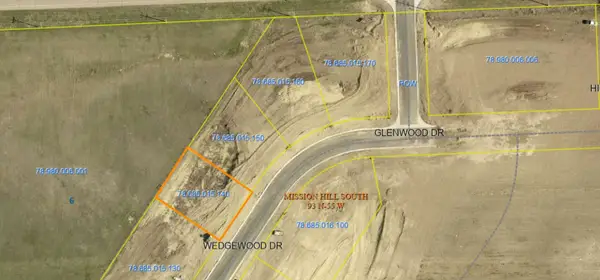 3003 Wedgewood Dr, Yankton, SD 57078