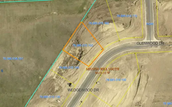 3005 Wedgewood Dr, Yankton, SD 57078