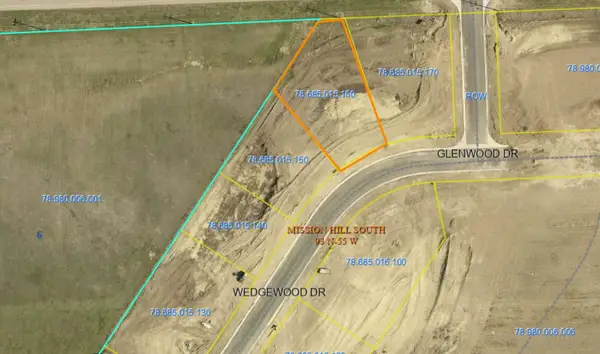 3007 Wedgewood Dr, Yankton, SD 57078