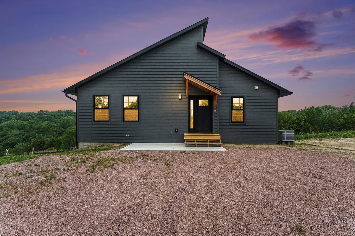 669 Oak Hills Dr, Crofton, NE 68730 - #1
