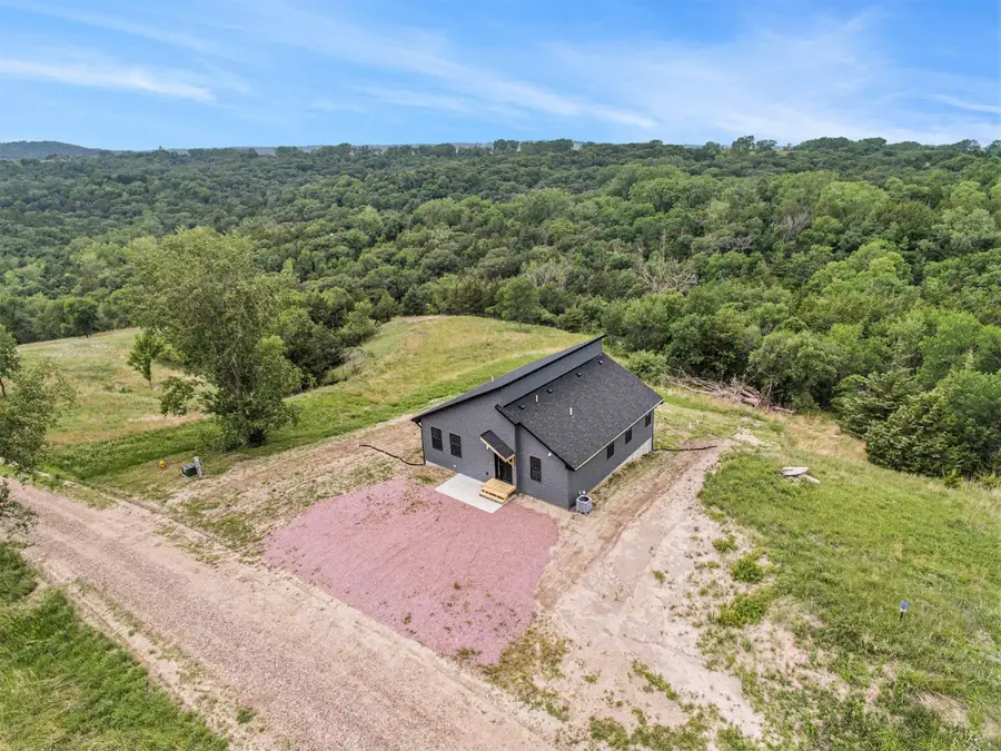 669 Oak Hills Dr, Crofton, NE 68730 - #2