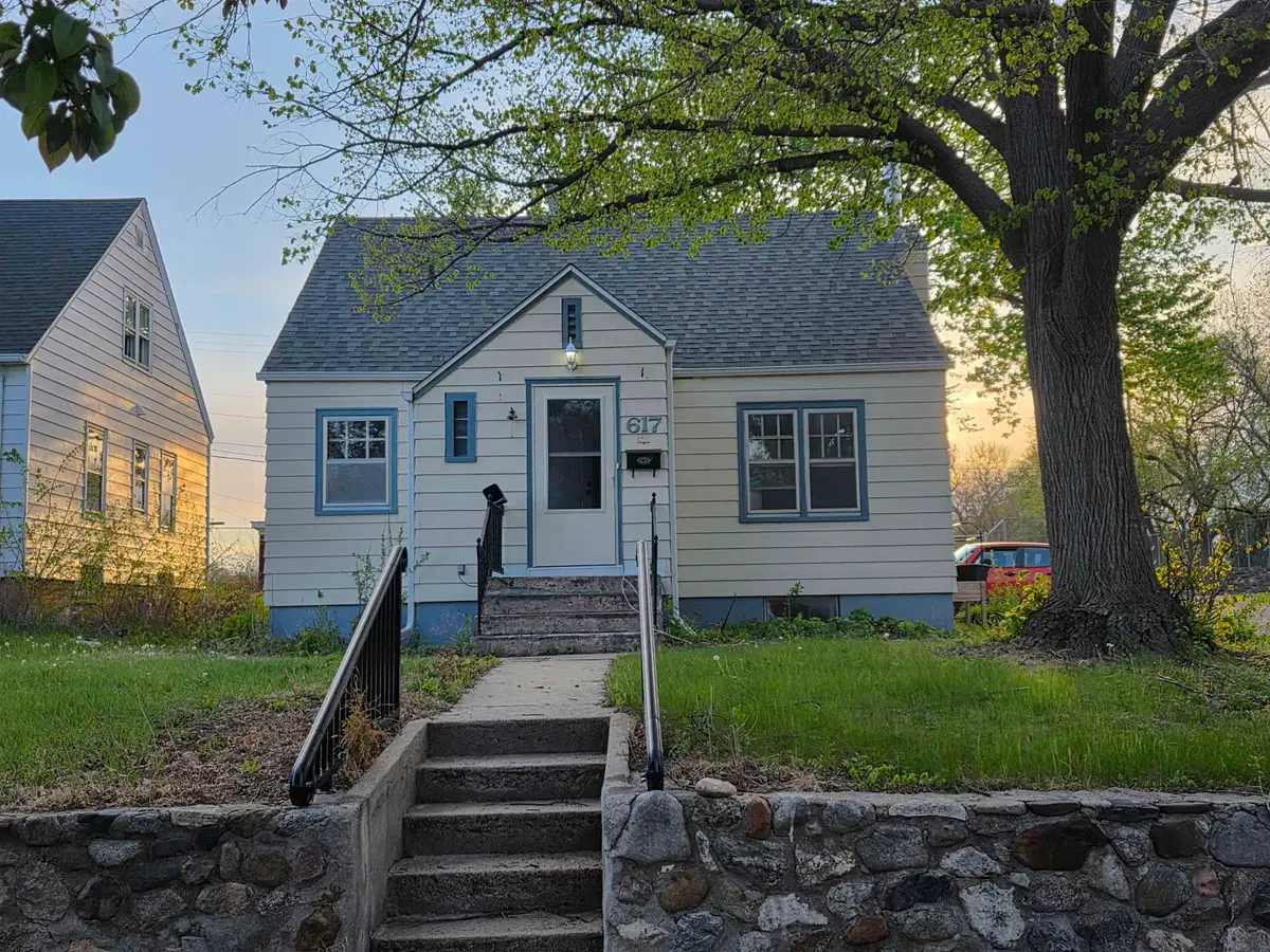 617 Maple Street, Yankton, SD 57078 - #1