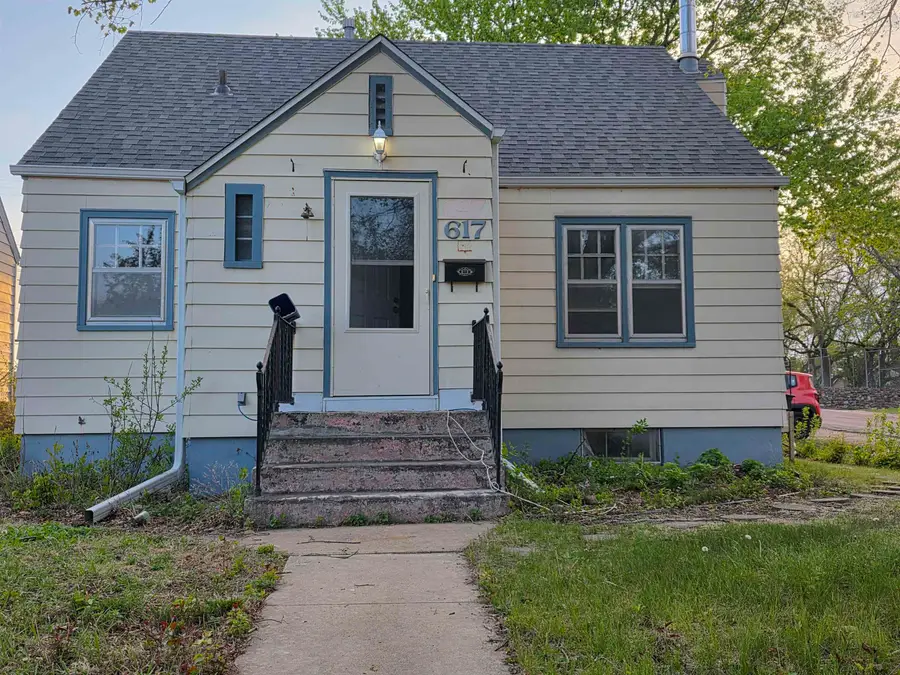 617 Maple Street, Yankton, SD 57078 - #2