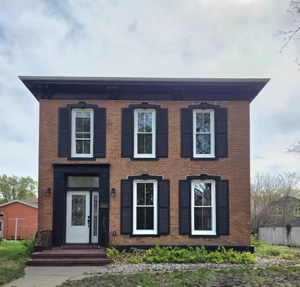 414 Pine St, Yankton, SD 57078
