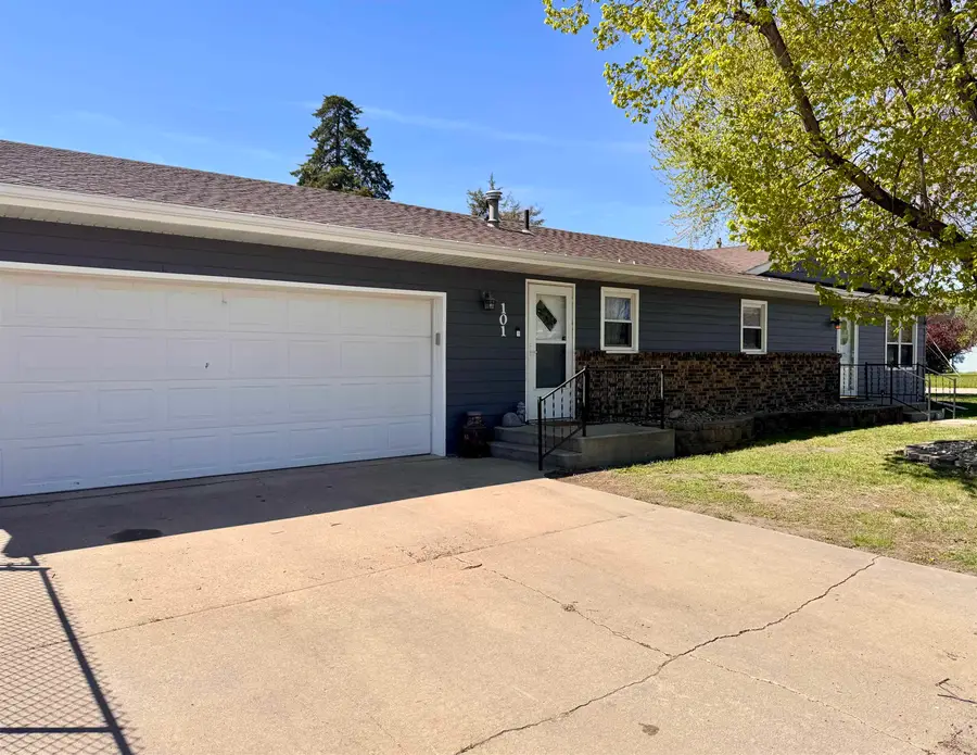 101 E 14th, Tyndall, SD 57066 - #2