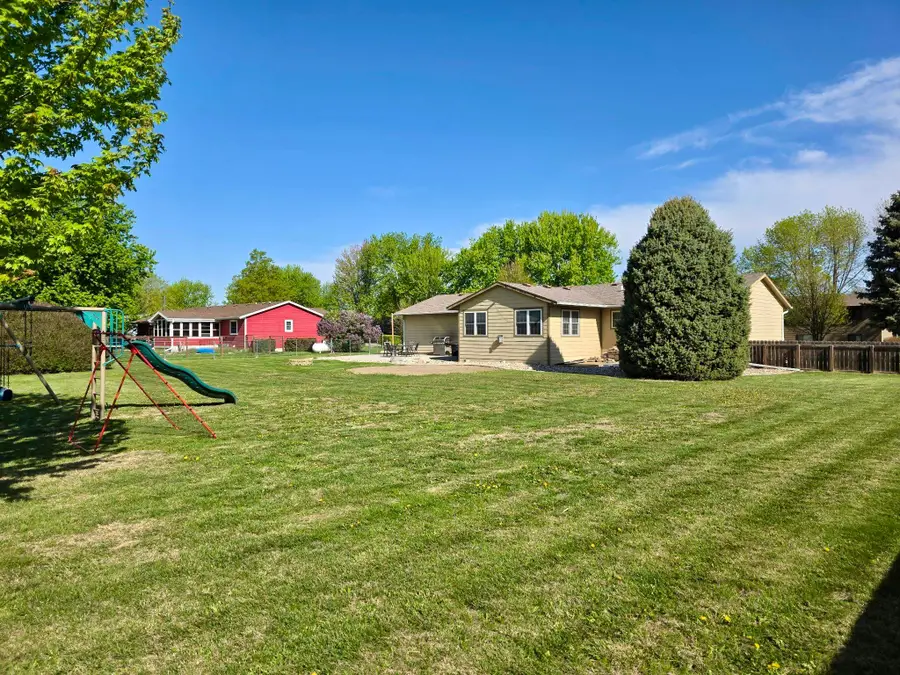 103 Curlies, Yankton, SD 57078 - #2
