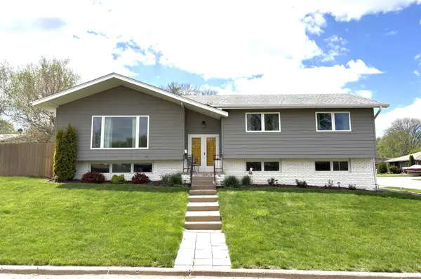 2109 Burleigh St, Yankton, SD 57078