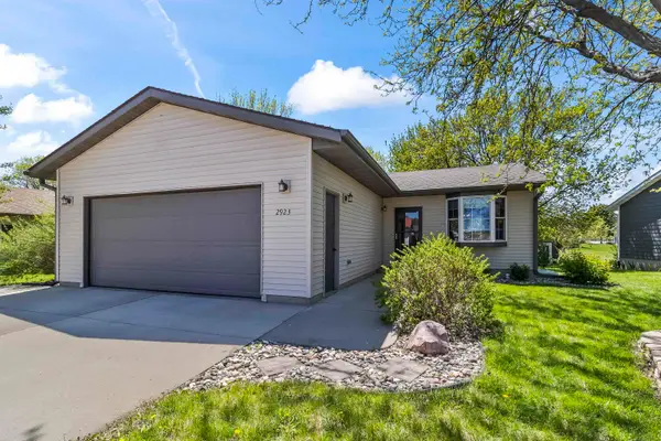 2923 Lakeview Drive, Yankton, SD 57078