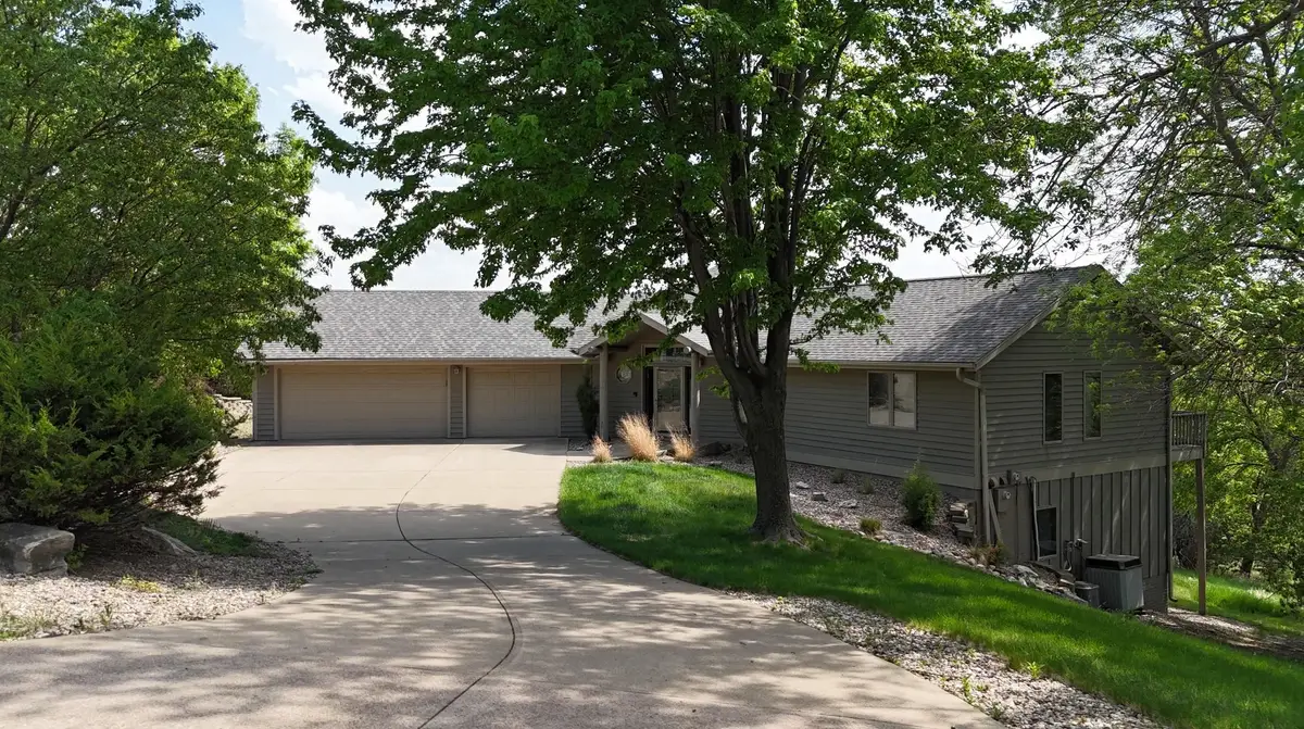 148 Signal Hill, Yankton, SD 57078 - #1