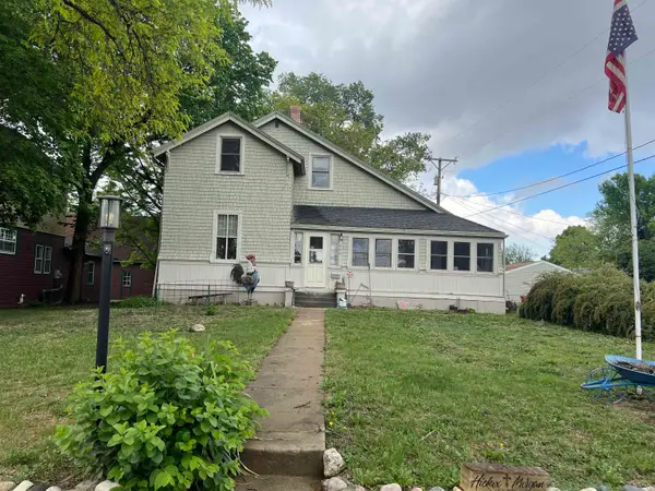 404 E 9th Street, Yankton, SD 57078