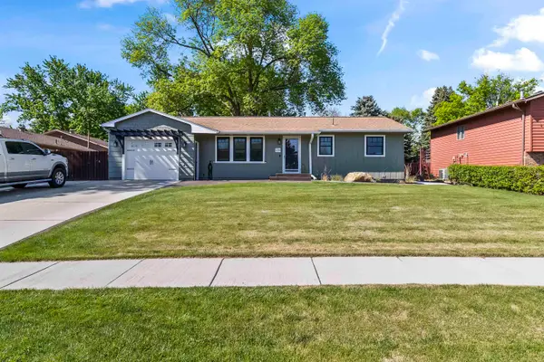 1216 W 10th, Yankton, SD 57078